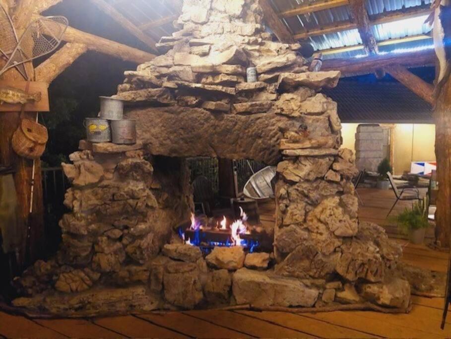 Apartment Stonegate King Bed Wifi 50in Roku Tv Salt Water Pool # 302 Eureka Springs