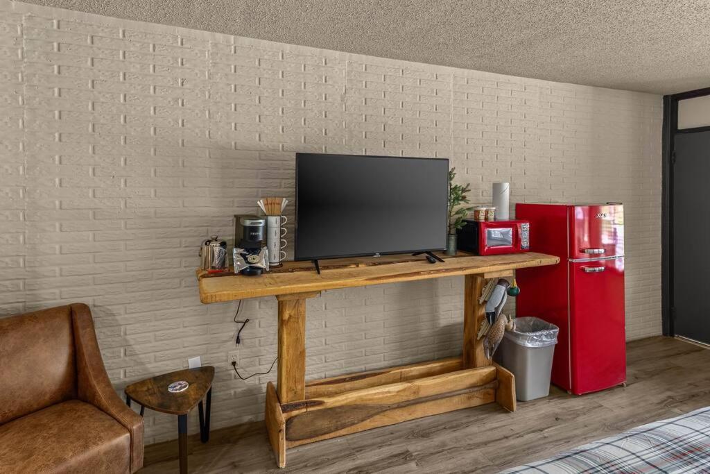 Apartment Stonegate King Bed Wifi 50in Roku Tv Salt Water Pool # 302 *