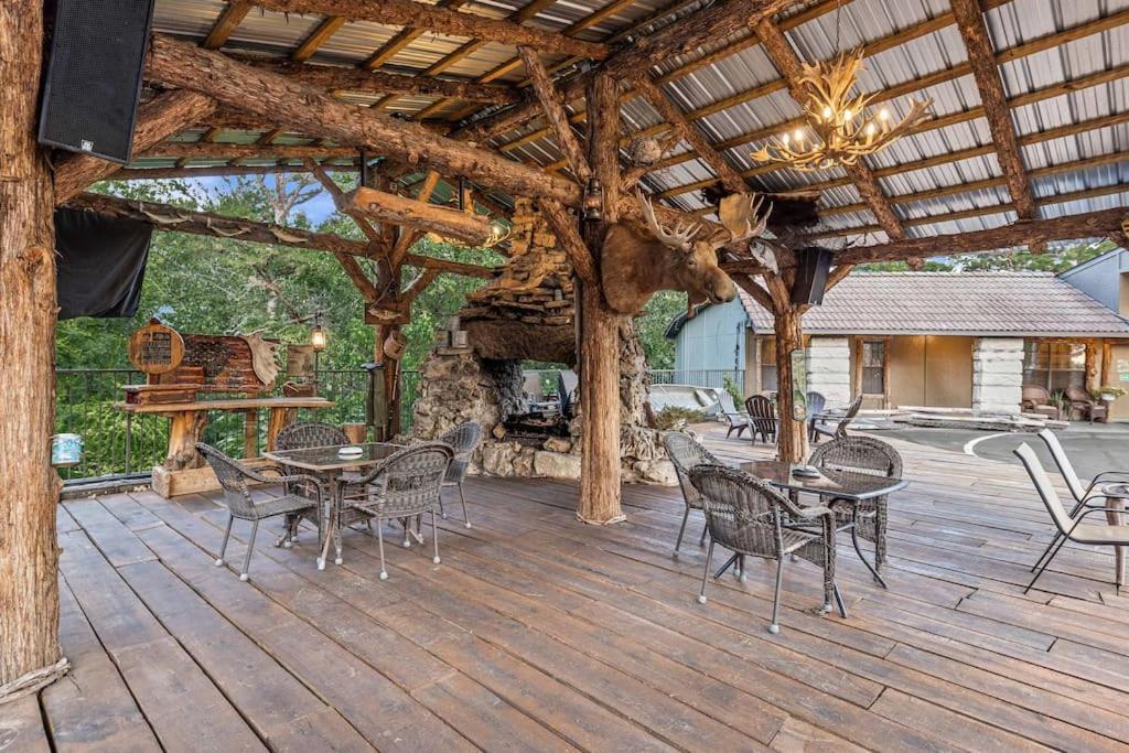 Apartment Stonegate King Bed Wifi 50in Roku Tv Salt Water Pool # 302 Eureka Springs