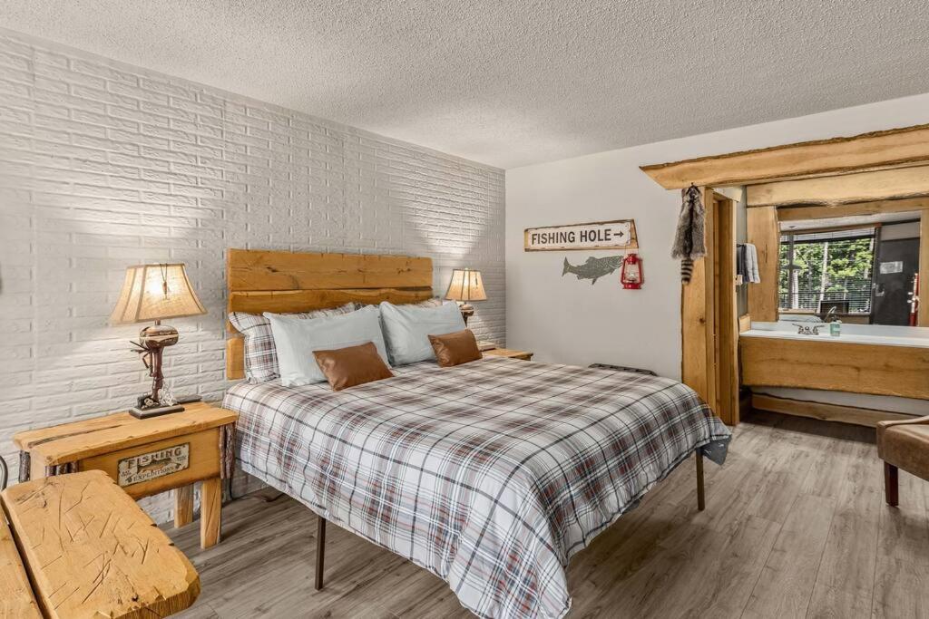 Stonegate King Bed Wifi 50in Roku Tv Salt Water Pool # 302